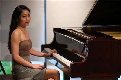 旅居歐洲多年的鋼琴家李其叡，今年五月返台展開台北、台中、高雄三城獨奏巡演。(羅浦堤 攝／傳大藝術提供)
