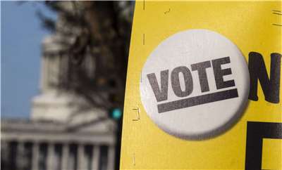 川普力推新投票法案，但專家認為，像是女性婚後改姓或變更性別等，新法若通過恐限縮女性與跨性別公民投票權。示意圖。(美聯社/達志影像)