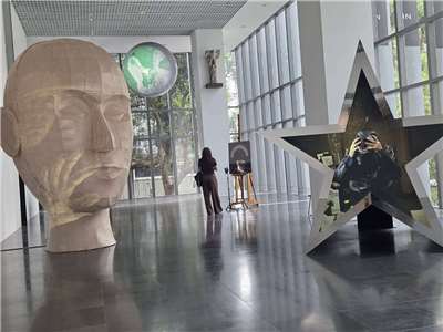 從心靈影像到知覺治理，北師美術館最新特展「遙視」，重探「看見」的邊界。(江昭倫 攝)