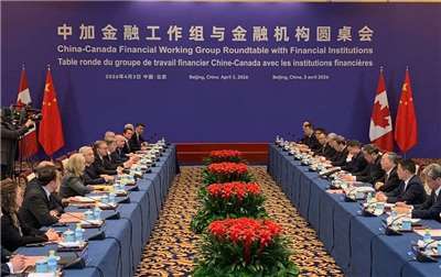 中國副總理何立峰3日在北京與加拿大財政部長商鵬飛會談。 (圖:X@FP_Champagne)