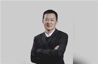 台北市文化局1日公布台北流行音樂中心第3屆董監事 名單，其中董事長將由資深流行音樂經理人梁序倫 （圖）接任，同日完成交接儀式。（台北市文化局提供）