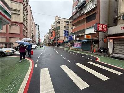 根據「街道醫生—全民參與街道改善平台」，台北市大安區安居街改善人行空間規劃案已在今年3月31日完工。(圖：蔡亦強提供)