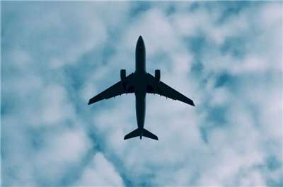 中國多家航空公司國內燃油附加費調漲5倍。示意圖。(Unsplash圖庫)