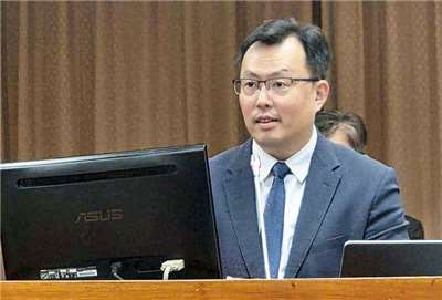 運動部次長鄭世忠(圖)向媒體證實，已主動提出辭呈並休假中，不過運動部長李洋表示，剛剛才得知訊息。資料照片(江昭倫 攝)