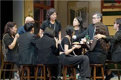 綠光劇團舞台劇《八月，在我家》一舉入圍最佳戲劇獎，導演吳定謙也角逐最佳導演獎，並在舞台設計、燈光設計等技術類獎項同步獲肯定。(綠光創藝提供)