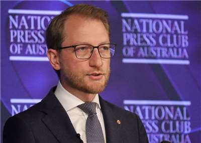 澳洲在野自由黨(Liberal)國防事務發言人派特森(James Paterson)28日在「全國記者俱樂部」(National Press Club)發表演說。 (圖:X@SenPaterson)