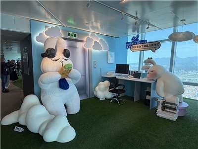 台北101攜手台灣人氣原創插畫IP「Monday Bruce星期一的布魯斯」，於4月2日起一連5個月推出台北101年度特展―雲端Happy Hour「台灣怪可愛：星期一的布魯斯特」。(吳琍君攝)