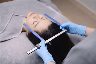 徒手美容(圖/fb「靜月。小顏」提供)