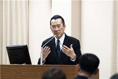 國民黨立委9日缺席「國防特別條例」黨團協商，國防部長顧立雄在會中表示，中國的威脅持續加劇，不解為何要對自我防衛有所遲疑。(楊仁翔 攝)