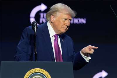 美國總統川普(Donald Trump)出席在亞利桑那州鳳凰城(Phoenix)舉行的保守派組織「美國轉捩點」(Turning Point USA)集會並發表演說。