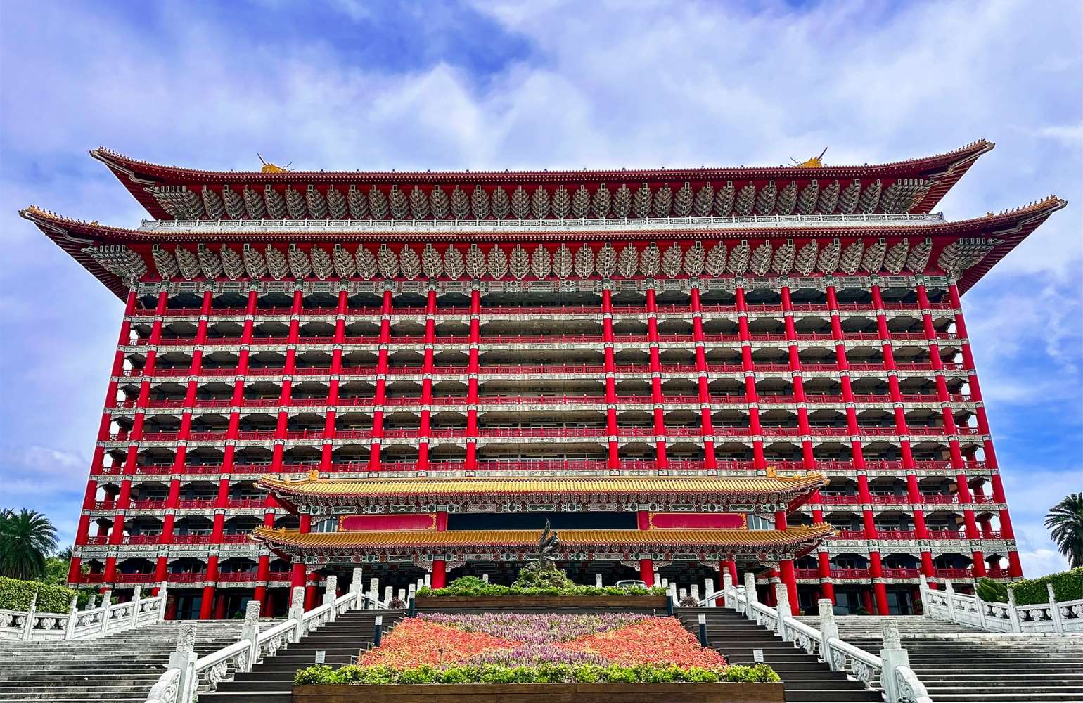 針對外媒報導，美國CBS新聞網明星主播遭禁止在台北飯店報導政治內容，圓山飯店發出聲明澄清，不同意拍攝是因相關作業未事先申請，且已影響其他住客安寧，盼兼顧採訪需求與住客隱私。(FB/@TheGrandHotel.71)