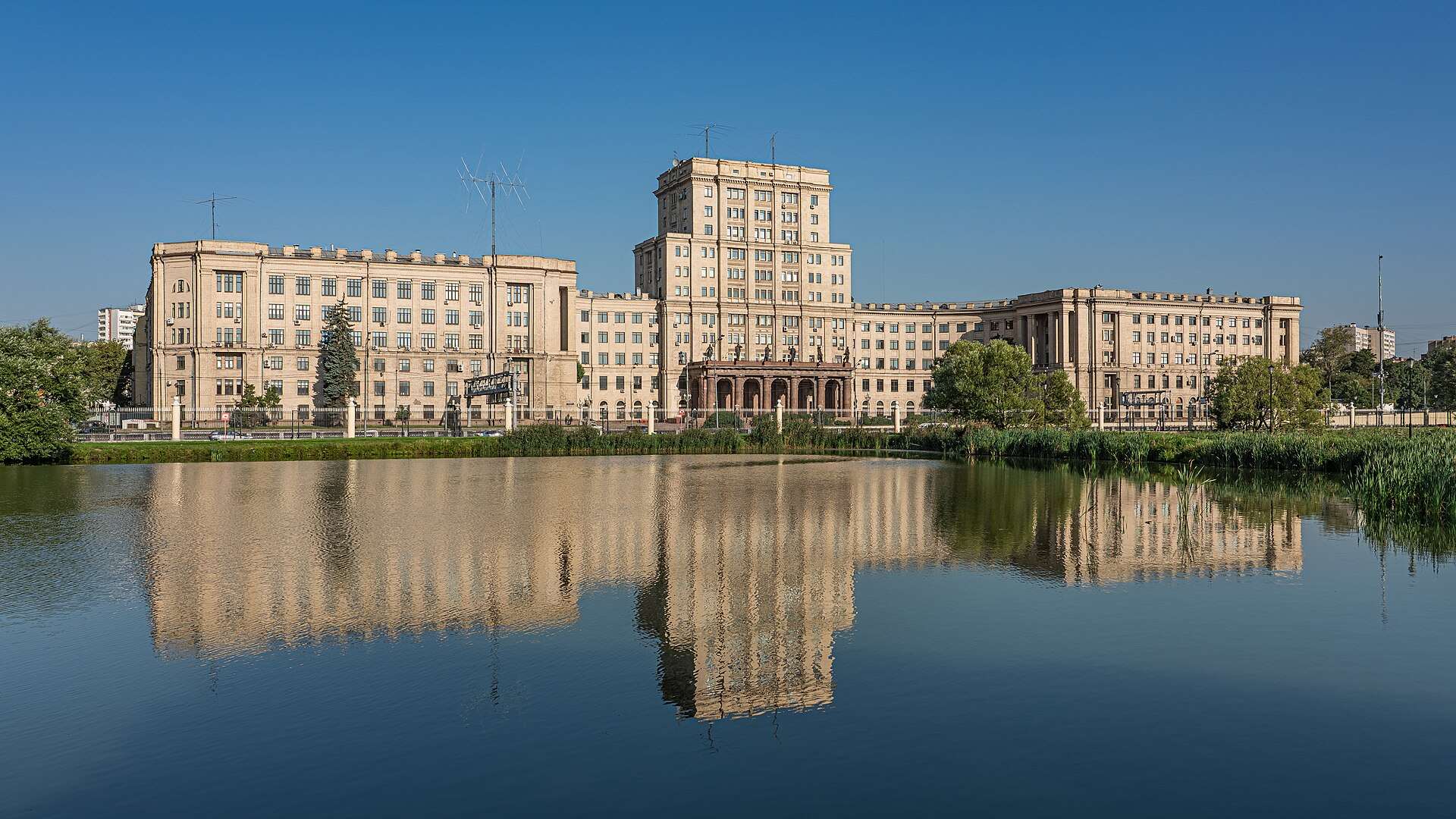 外媒揭露，俄羅斯理工名校鮑曼莫斯科國立技術大學藏有替俄羅斯軍事情報局培訓特工的秘密系所。(圖：維基百科)