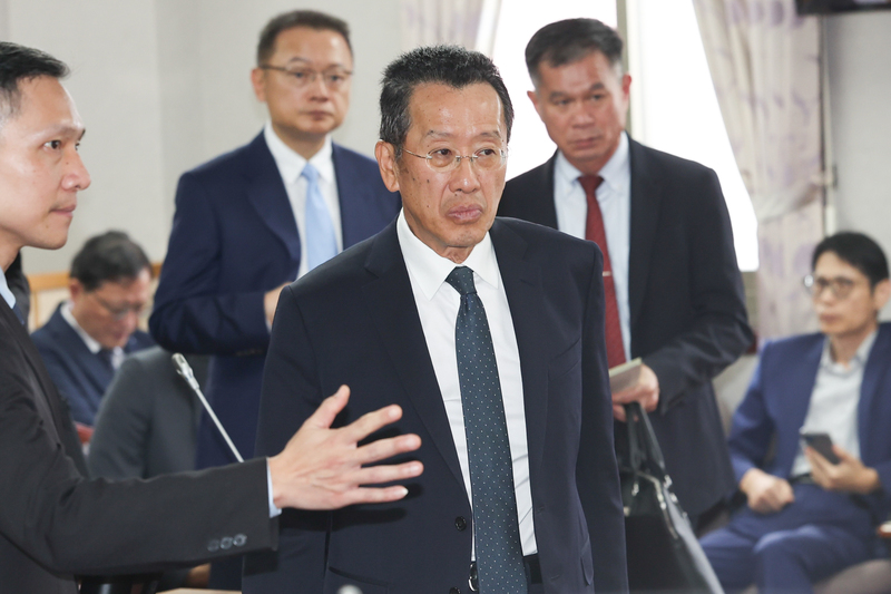 CD
立法院黨團協商　顧立雄列席
國防部長顧立雄（中）6日下午列席立法院朝野黨團
協商，繼續研商「強化防衛韌性及不對稱戰力計畫採
購特別條例草案」等案。
中央社記者吳家昇攝　115年5月6日
