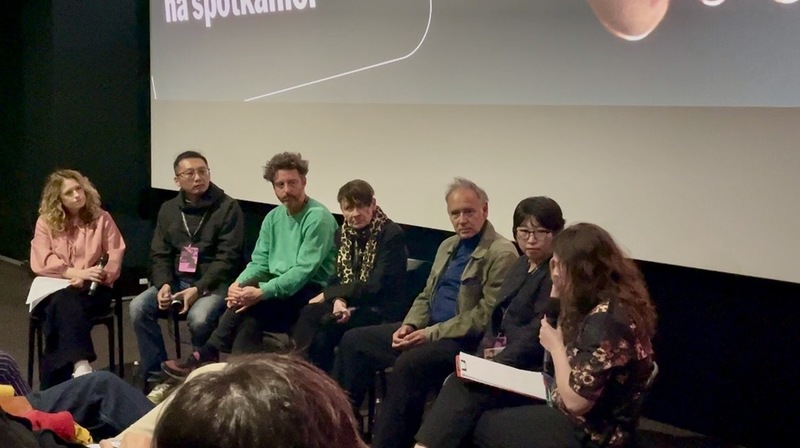 「Cooking Up Democracy」導演楚特（中間）、製片Dirk Manthey（右3）、製片黃惠偵（右2） 、攝影Robert Falckenberg（左3） 一起出席映後Q&amp;amp;amp;A環節，與觀眾討論台灣民主。