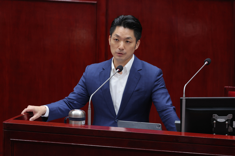針對近來輝達進駐北投士林科技園區牽扯的用電問題，台北市長蔣萬安（圖）表示若沒有正確的能源政策，就不會有穩定的電力供應。
