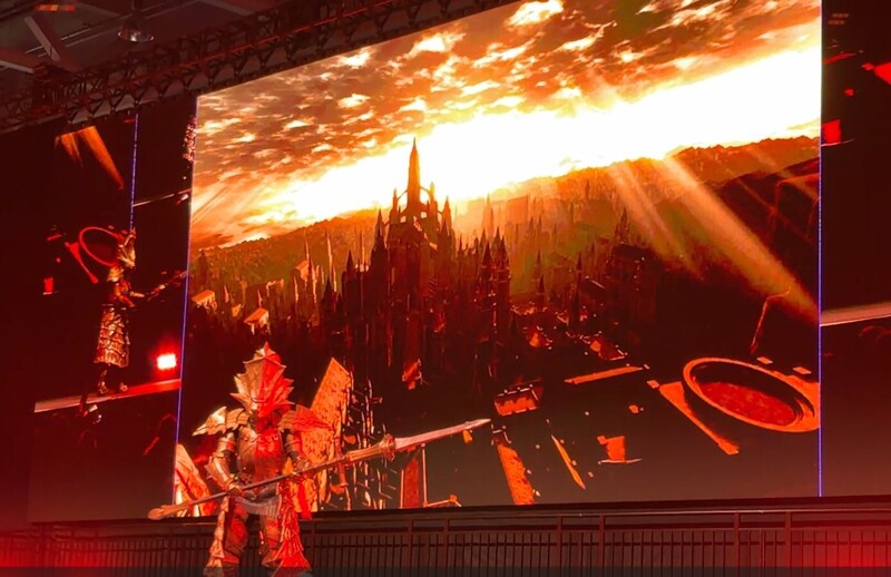 Phil是瑞士蘇黎世州的公務員。他笑稱，自己在辦公室裡的形象是書呆子。一旦投入扮裝，便進入一個魔幻世界，變成另一個人。這次比賽他雖未獲獎，但首次上台以滿足他參加的心情。