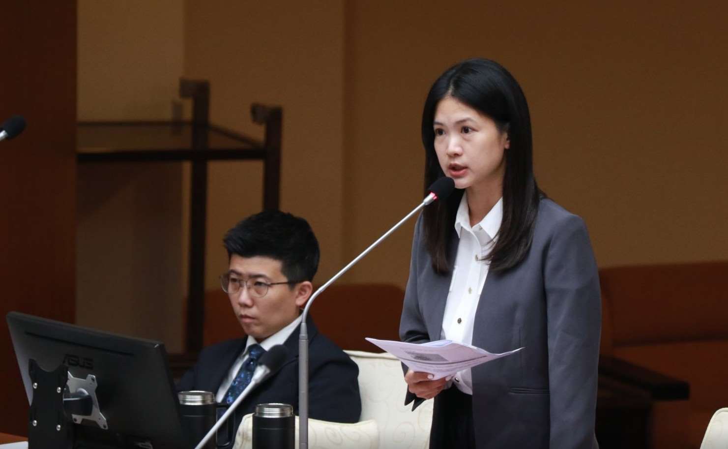 媒體爆料指台北市議員林亮君誘導環保局投放老鼠藥，林亮君強調，絕不畏懼潑髒水抹黑。資料照片(圖：林亮君粉專)