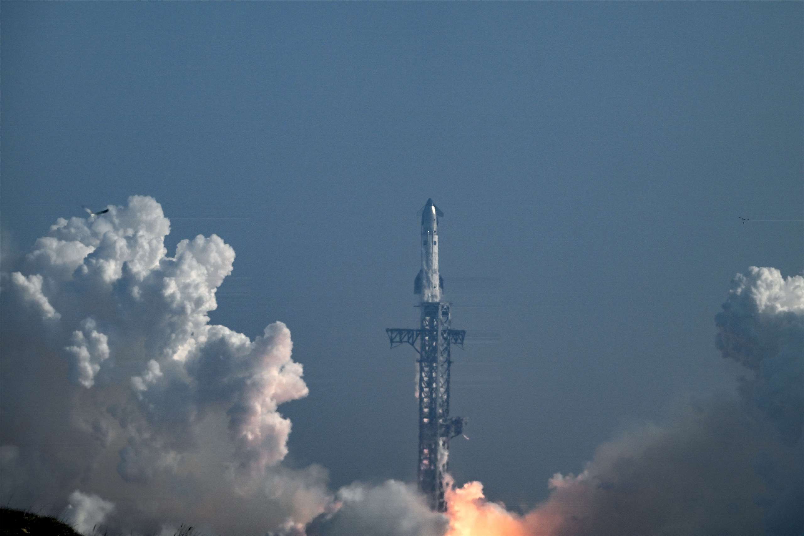 SpaceX發射第12枚星艦(Starship)火箭，展開無人測試飛行。