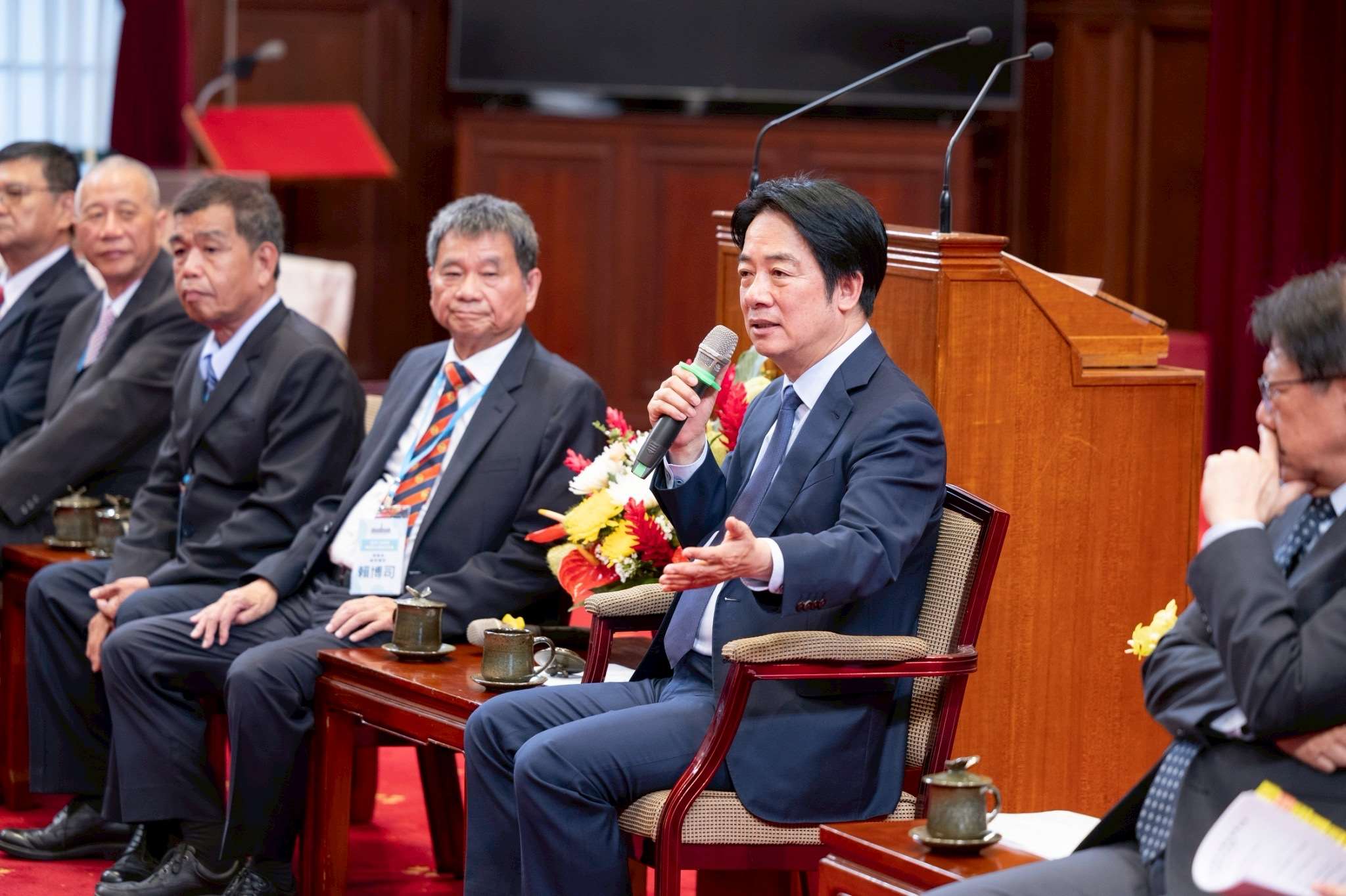 賴清德總統接見「台灣工廠管理輔導與永續發展學會暨中華民國特定工廠聯合會」。(圖：總統府)