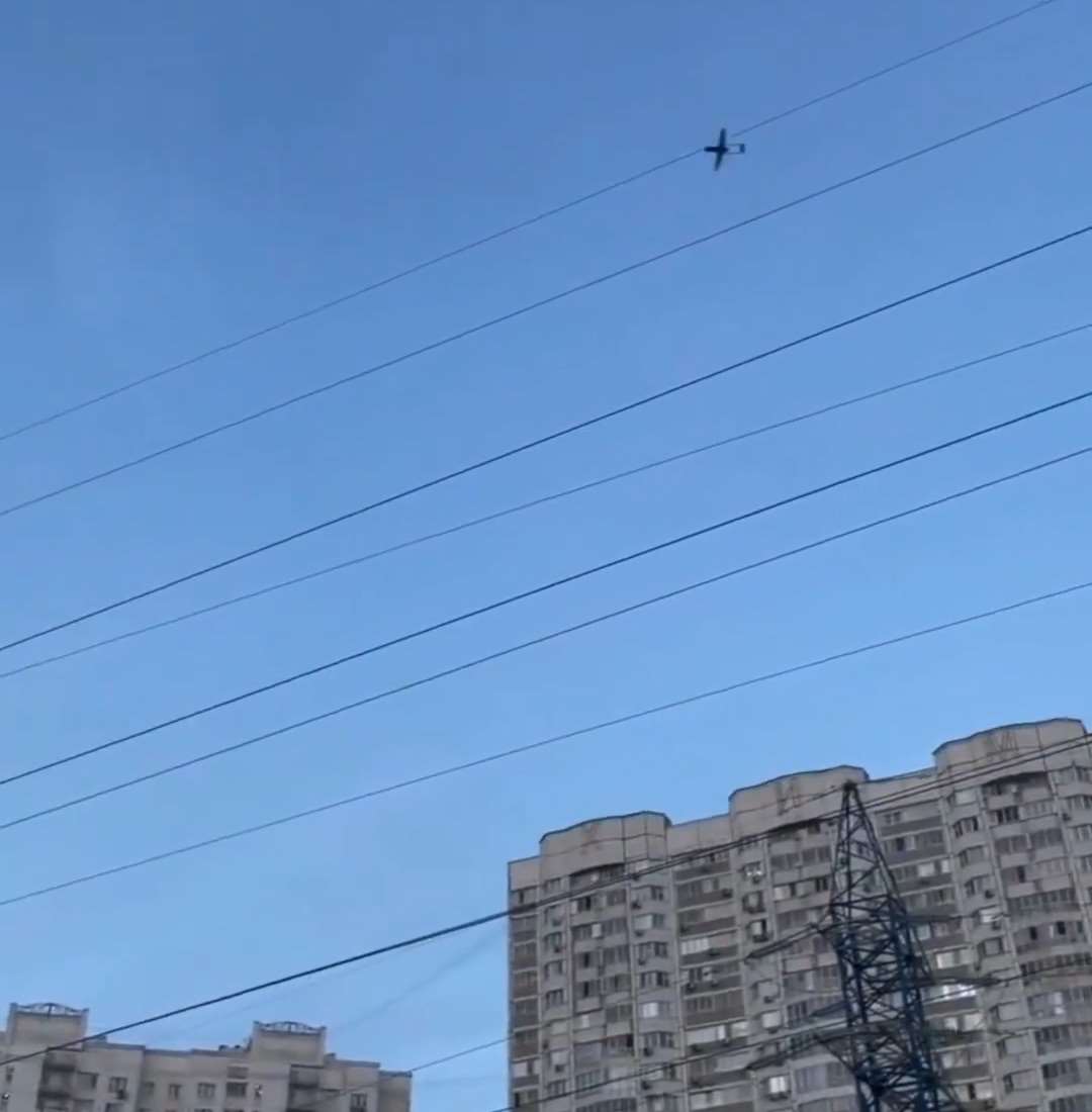 烏克蘭對俄羅斯多個地區發動了大規模無人機攻擊，導致至少4人喪命。(翻攝X@TuiteroMartin)