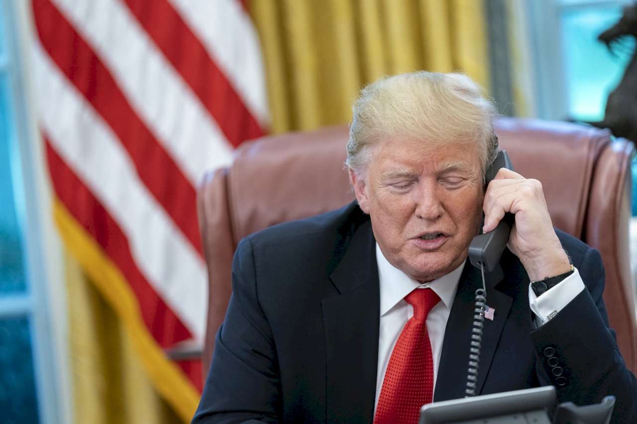 美國總統川普(Donald Trump)6日上午接受公共電視網(PBS)電話訪問。(圖:白宮檔案照)	