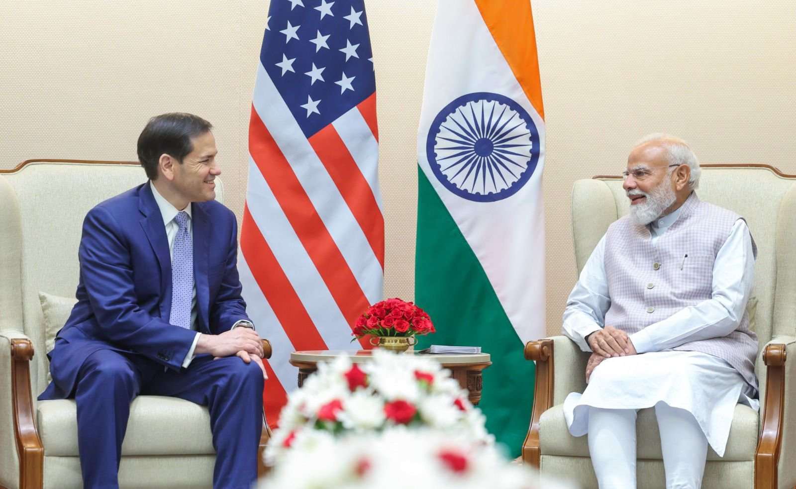 美國國務卿盧比歐(Marco Rubio)(左)23日與印度總理莫迪(Narendra Modi)(右)會面，除討論貿易與能源供應議題，也試圖修補雙方關係裂痕。(X平台/@narendramodi)