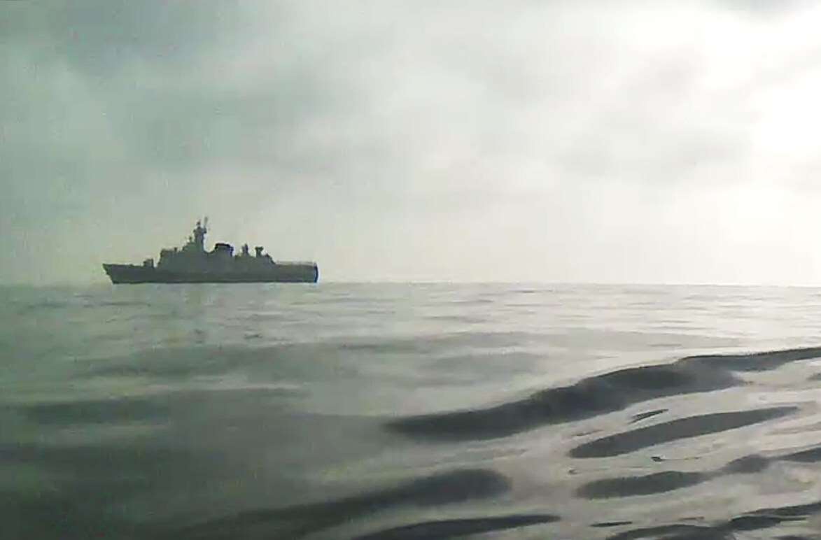圖為中國海軍056型護衛艦在最近一次自主航行穿越台灣海峽時，由Seasats Lightfish拍攝的照片。(圖翻攝自prnewswire.com)