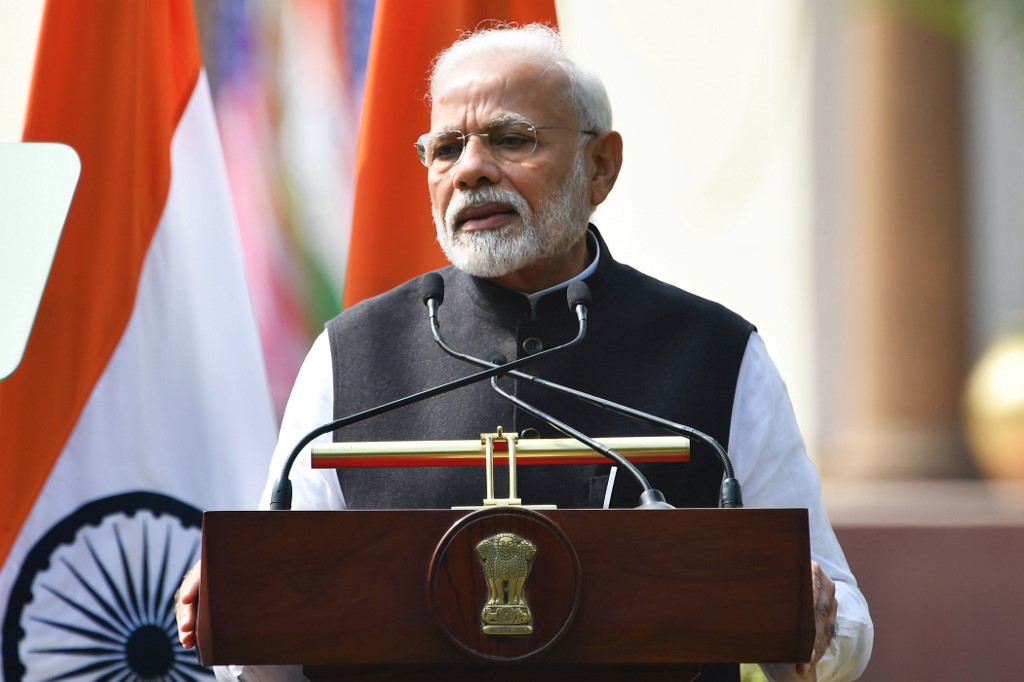 印度總理莫迪(Narendra Modi)呼籲民眾採取節約措施，包括非必要不出國、多利用大眾運輸工具、減少購買黃金及減用食用油。