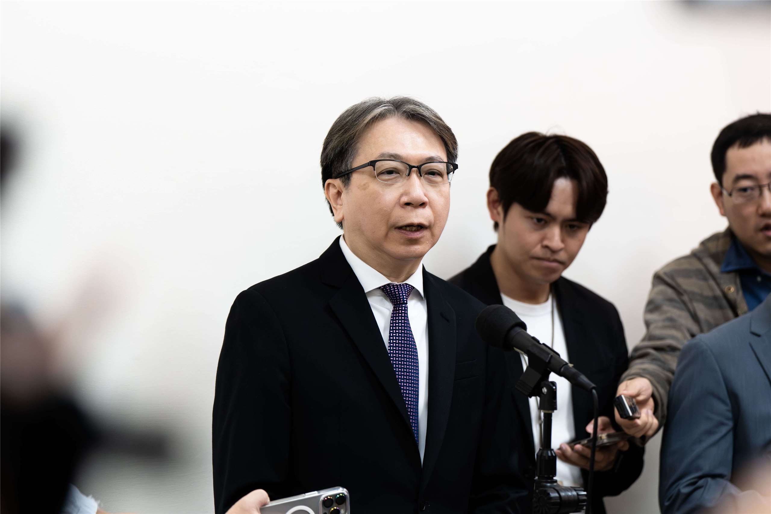 國安局長蔡明彥今(7)日在立法院澄清，在總統出訪史瓦帝尼前夕高調踩點的用意，在於展現維安成果，並嚇阻當地親中勢力，避免發生滋擾出訪的狀況發生。(楊仁翔 攝)