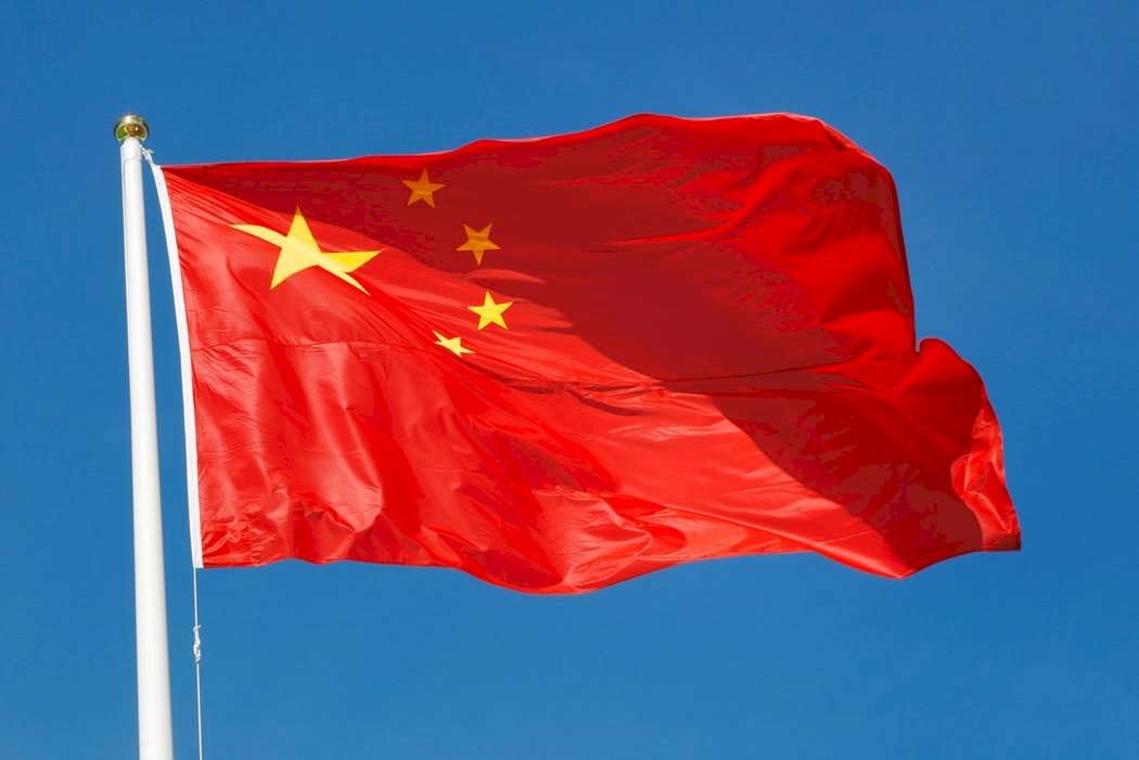 真正難防的滲透，往往不是站在鎂光燈下，而是藏在制度的中腰位置。中共要統戰，不需要正面攻擊制度，只需要把制度所有反應變慢。(示意圖/Unsplash圖庫)