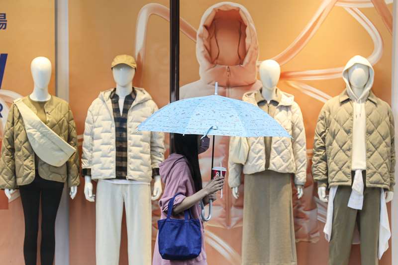 中央氣象署表示，東北季風稍增強 迎風面北東易降雨。 (圖：中央社)
