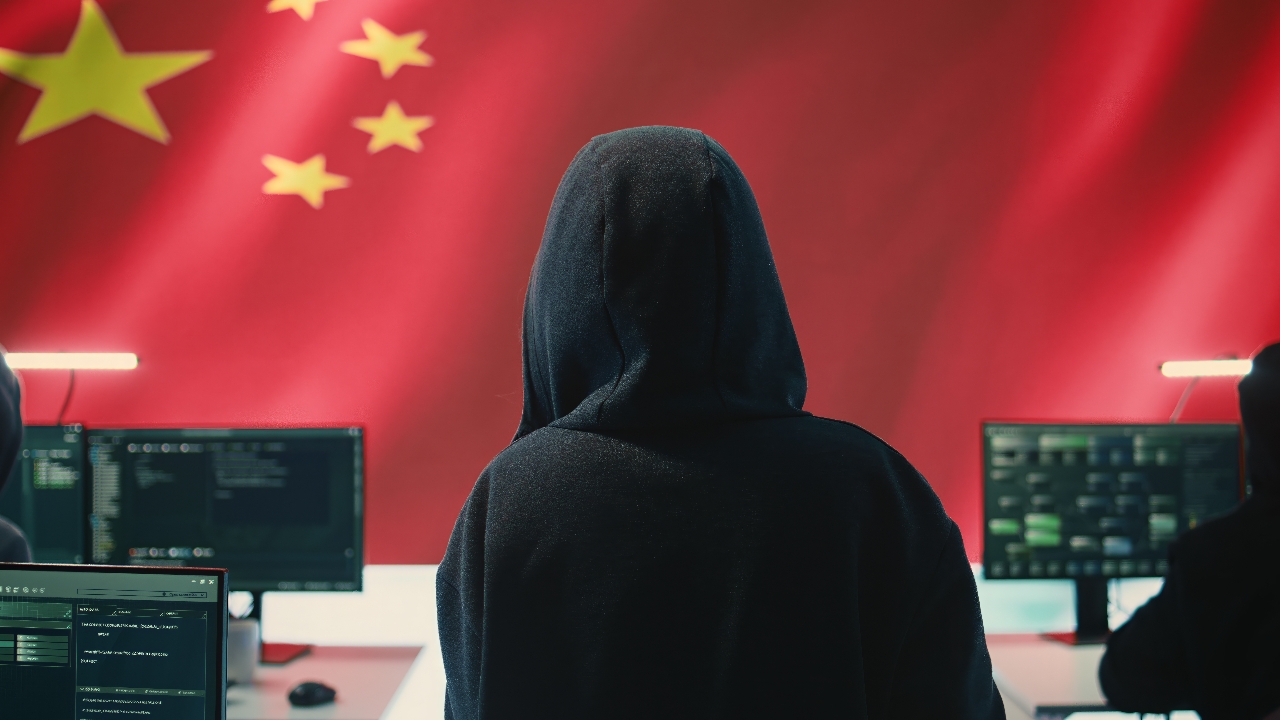 中國隨科技發展，不再採用「貓追老鼠」式的便衣警察跟蹤，而是結合各類數據資料，建構其龐大監控網絡。示意圖。(freepik)