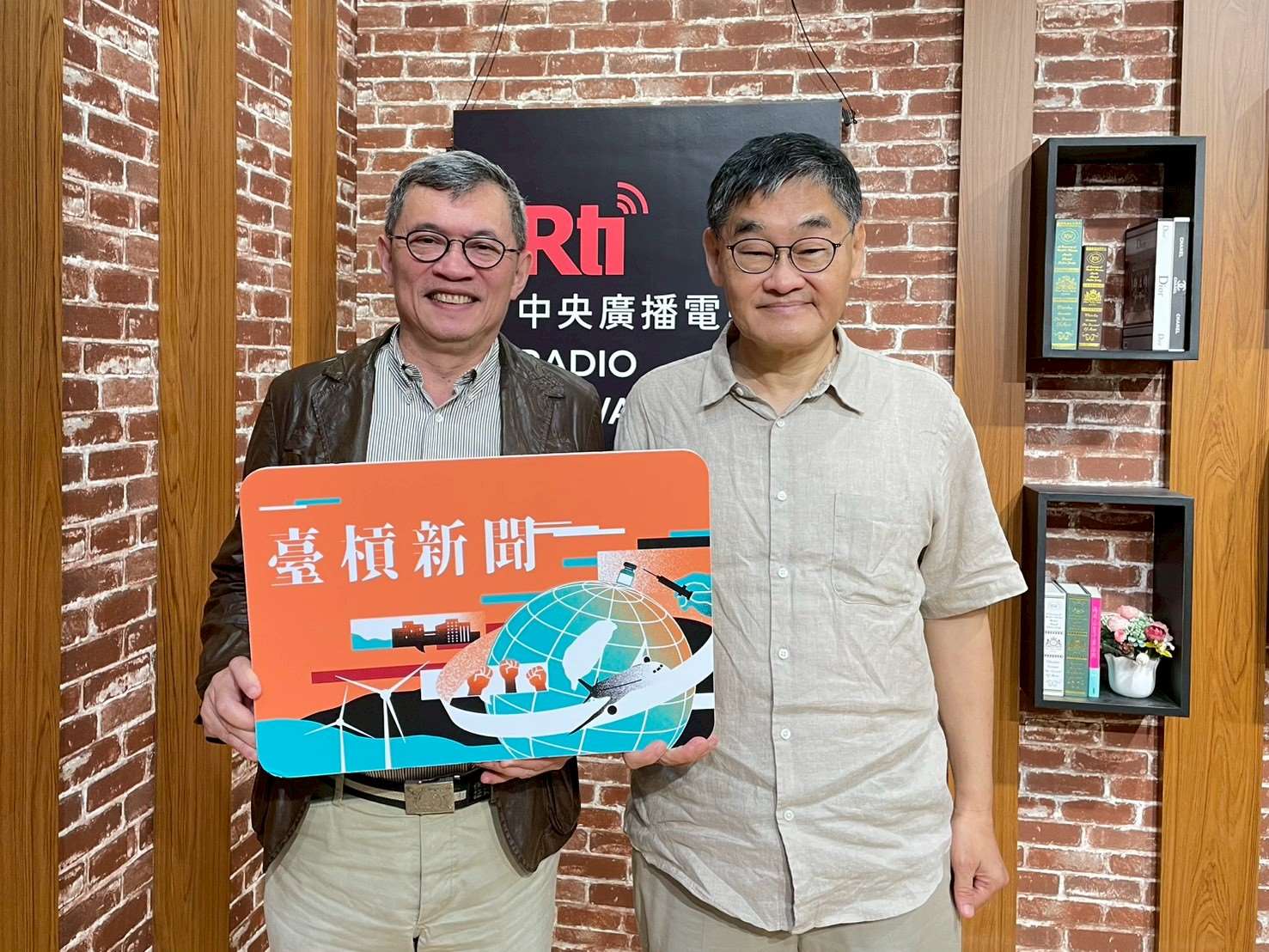 《臺槓新聞》主持人莊豐嘉，專訪國防安全研究院研究員鍾志東