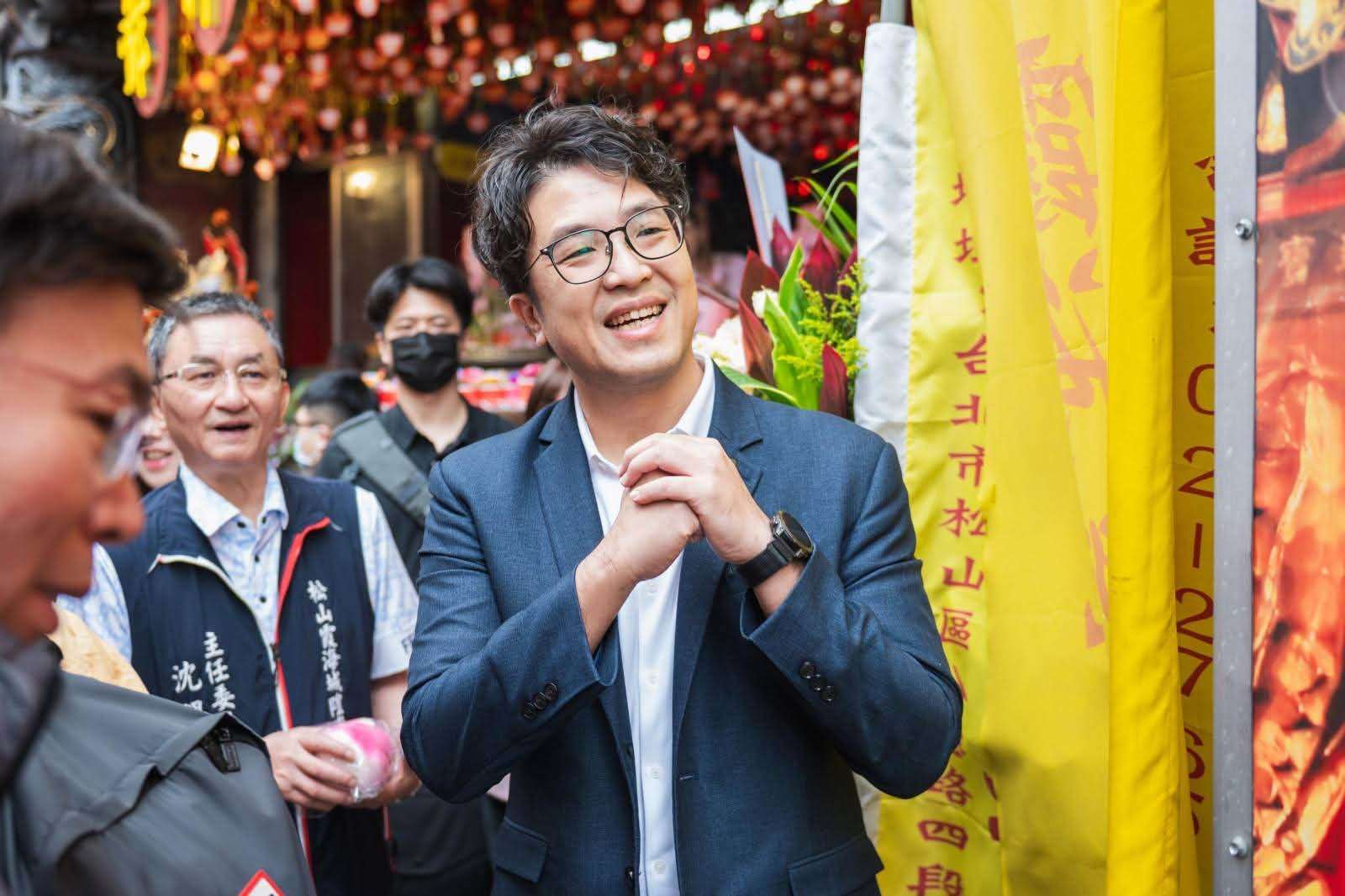 民進黨中央13日召開選對會，確定徵召不分區立委沈伯洋代表參選台北市長。(圖：沈伯洋臉書)