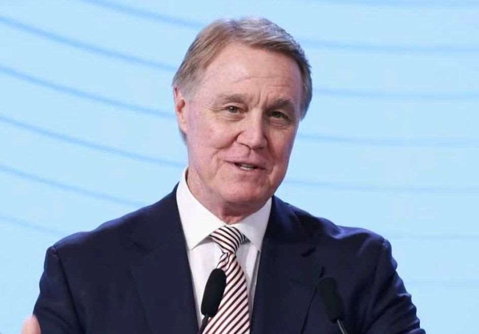 美國新任駐中大使龐德偉(David Perdue)接受專訪時表示，美國總統川普向中國國家主席習近平表明美國對台政策不變。 (圖:X@USAmbChina)