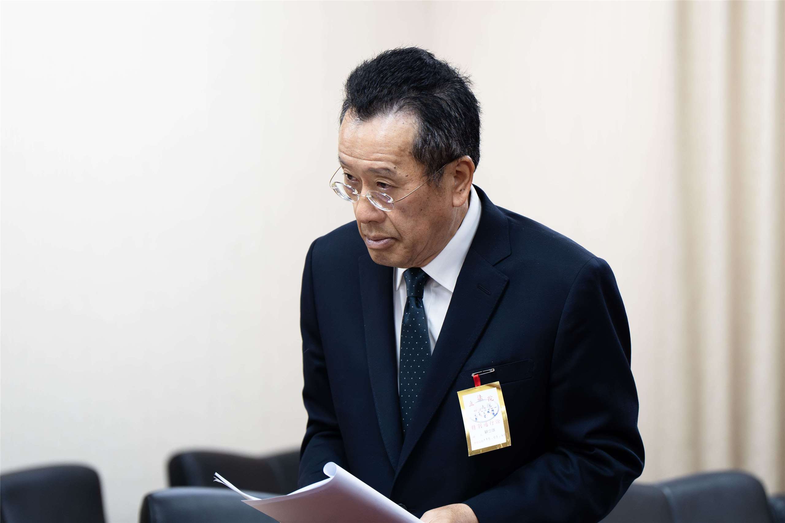 國防部長顧立雄6日在業務報告中指出，為因應地緣風險與中共威脅，2026年度將𠤤重點於強化驗證部隊「聯合作戰能力」。(楊仁翔 攝)