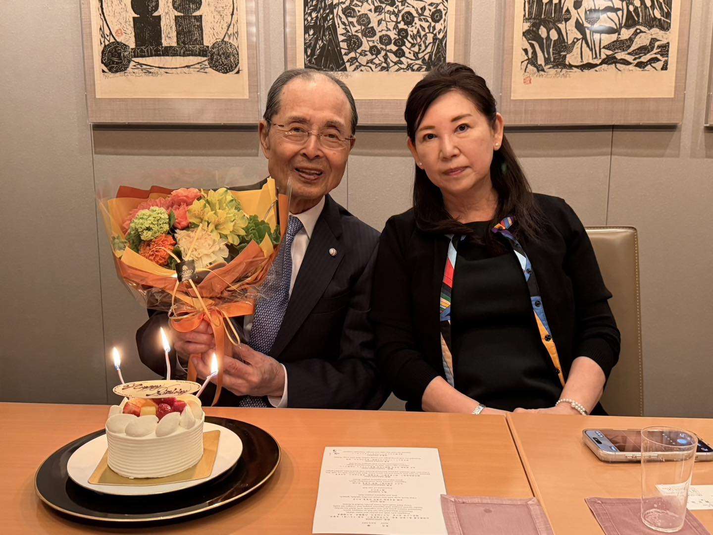 王貞治在妻子陪同下，出席生日晚宴。(李逸洋臉書)