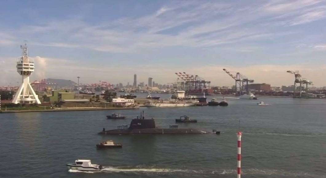 潛艦國造原型艦海鯤艦5日進行第7次潛航測試。(影像截圖)