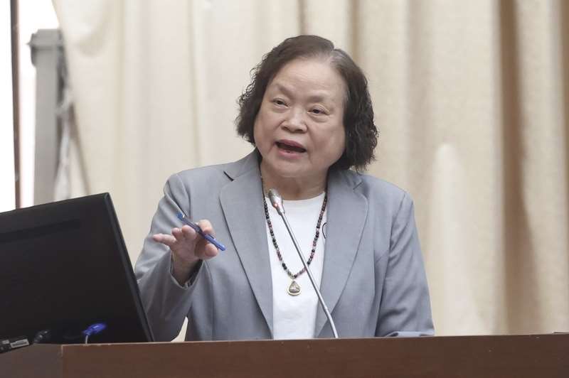 主計長陳淑姿表示，六大社福政策調整將在7月1日上路，所謂參加國民年金家庭主婦每月發放5,000的政策便是其中一環，也就是國民年金每人從每月可領4,049元提高至5,000元，增幅約23.5%。資料照。