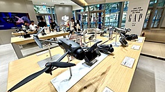 經濟部4月30日公布最新數據，台灣無人機整機出口國前3名分別為捷克、波蘭、美國，今年第一季無人機整機出口值為1.15億美元，超過2025年0.93億美元的出口總額。圖為高雄一家無人機授權體驗店。