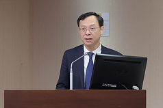 立法院衛環委員會28日排案審查「失智症基本法草案」，朝野黨團與立委均提出版本。圖為衛福部長石崇良。資料照。