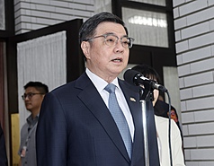 行政院長卓榮泰視察高鐵屏東車站特定區工程進度。資料照片。