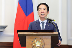 護理師護士公會全聯會及台灣護理學會共同主辦「2026年國際護師節聯合慶祝大會」，賴清德總統親自出席頒獎，並宣布將自明年5月20日分階段開始實施。資料照。
