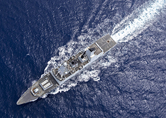 英國國防部12日表示，原本在東地中海執行防衛任務的英國海軍防空驅逐艦「龍號」已在前往中東地區途中，將為荷莫茲海峽多國安全行動待命。
（英國國防部提供）
