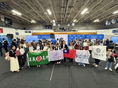 台灣代表隊參加世界機器人大賽，與來自全球25國團隊一較高下。
（駐芝加哥辦事處提供）