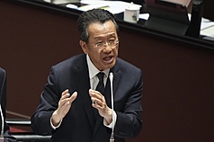 國防部長顧立雄20日列席立法院會，提出「保衛國家安全及強化不對稱戰力計畫第一批發價書採購特別預算案籌編相關事項」專案報告並備詢，回應立委質詢相關議題。