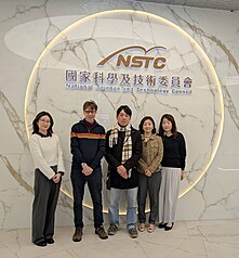 倫敦大學亞非學院（SOAS）台灣研究中心獲國科會「台灣講座計畫」資金支持，今年起新設獎學金。SOAS是國科會「台灣講座計畫」在全球的第一個合作大學。圖為中心主任羅達菲（左2）今年1月訪問國科會。（SOAS台灣研究中心提供）