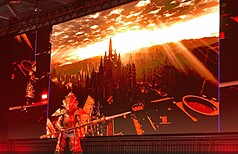 Phil是瑞士蘇黎世州的公務員。他笑稱，自己在辦公室裡的形象是書呆子。一旦投入扮裝，便進入一個魔幻世界，變成另一個人。這次比賽他雖未獲獎，但首次上台以滿足他參加的心情。