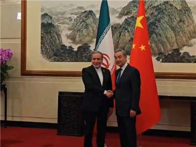 伊朗外交部長阿拉奇（Abbas Araghchi）6日上午率團抵達北京，與中國外長王毅會談。(翻攝X@TehranTimes79)