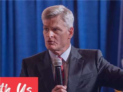 美國共和黨聯邦參議員凱西迪(Bill Cassidy)17日在路易斯安那州的初選中落敗。(圖：凱西迪臉書/檔案照)